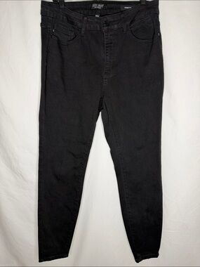 Judy Blue Women's Black High-Rise Skinny Jeans - Sleek Black Denim